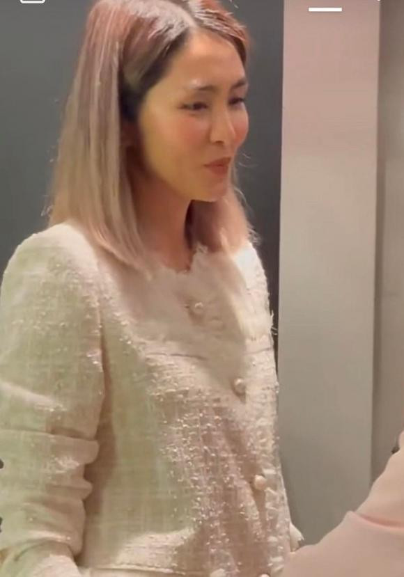 Hà Tăng qua ống kính chụp lén hậu sinh con thứ 3 có gì khác? ảnh 5 Hà Tăng qua ống kính chụp lén hậu sinh con thứ 3 có gì khác? ảnh 5