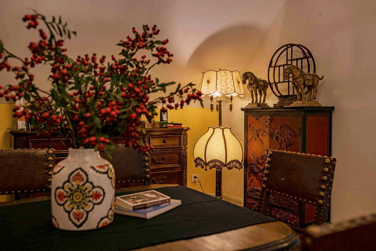 Góc chill chỉ cần một bình đông đào cũng thu hút mọi ánh nhìn.