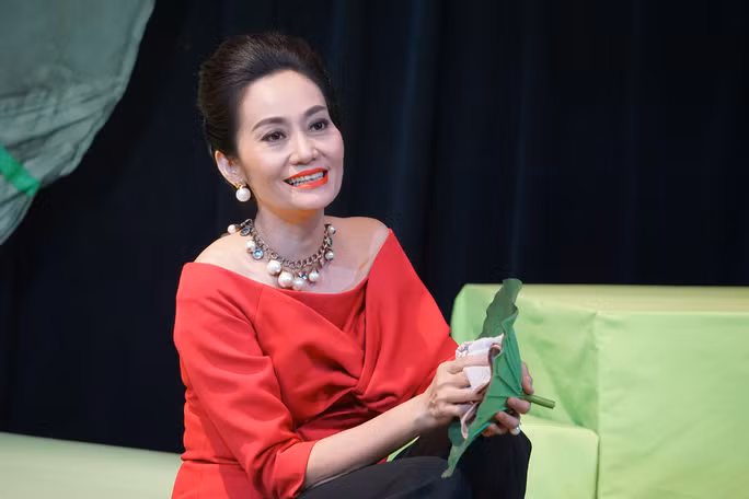 NSUT Hanh Thuy ke chuyen tam linh khi lam phim kinh di-Hinh-2