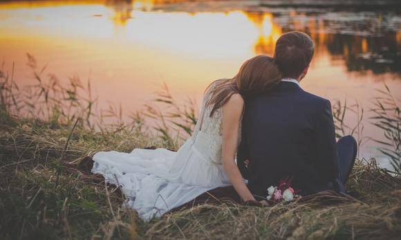 Cap vo chong tuoi nay cang o canh nhau cang giau sang nut vach