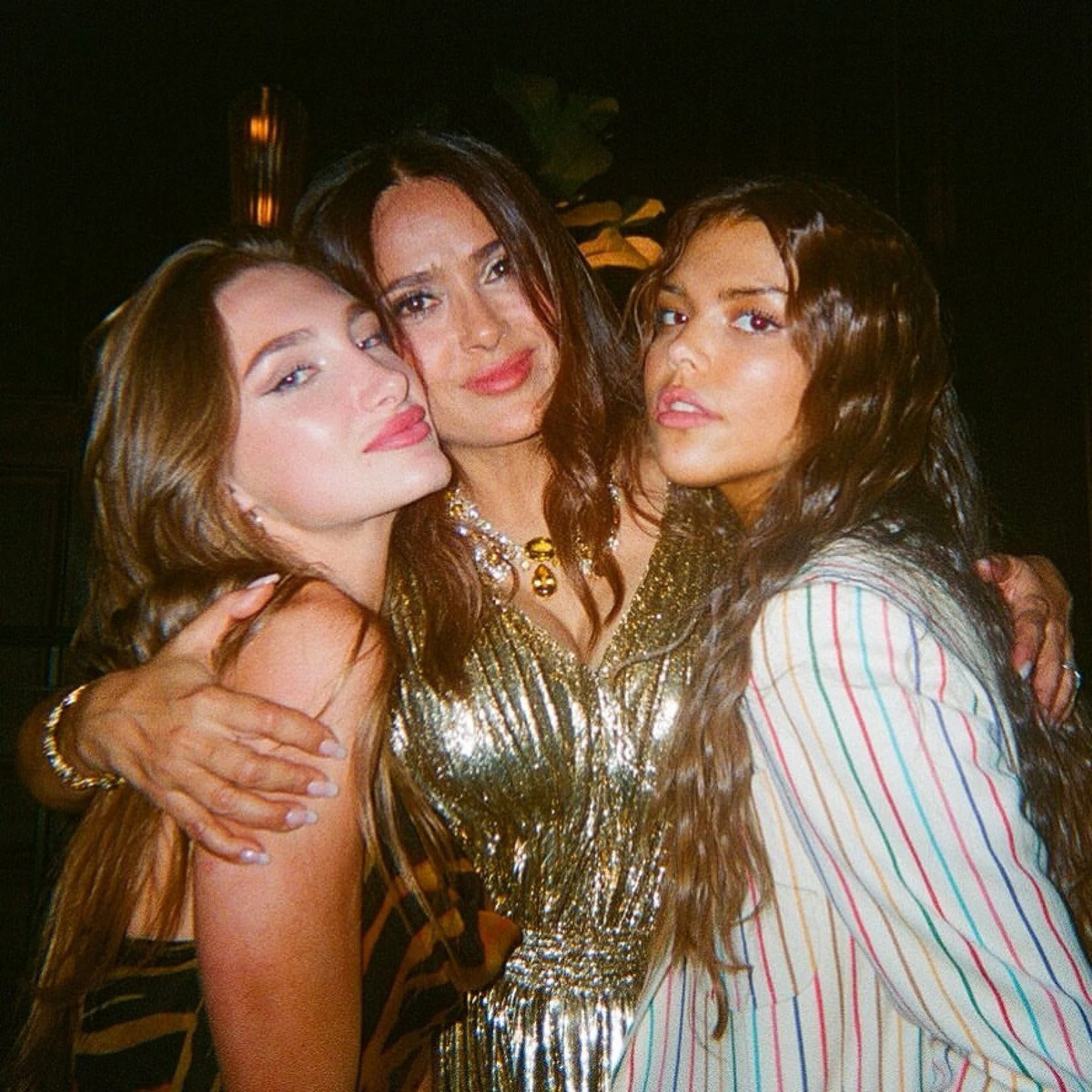 Ái nữ của tập đoàn Kering có mối quan hệ bạn bè thân thiết với Marta Ortega Pérez, người thừa kế thương hiệu thời trang Zara và Charlotte Casiraghi, thành viên thuộc hoàng gia Monaco. Ba người bạn có chung niềm đam mê cưỡi ngựa và thời trang.