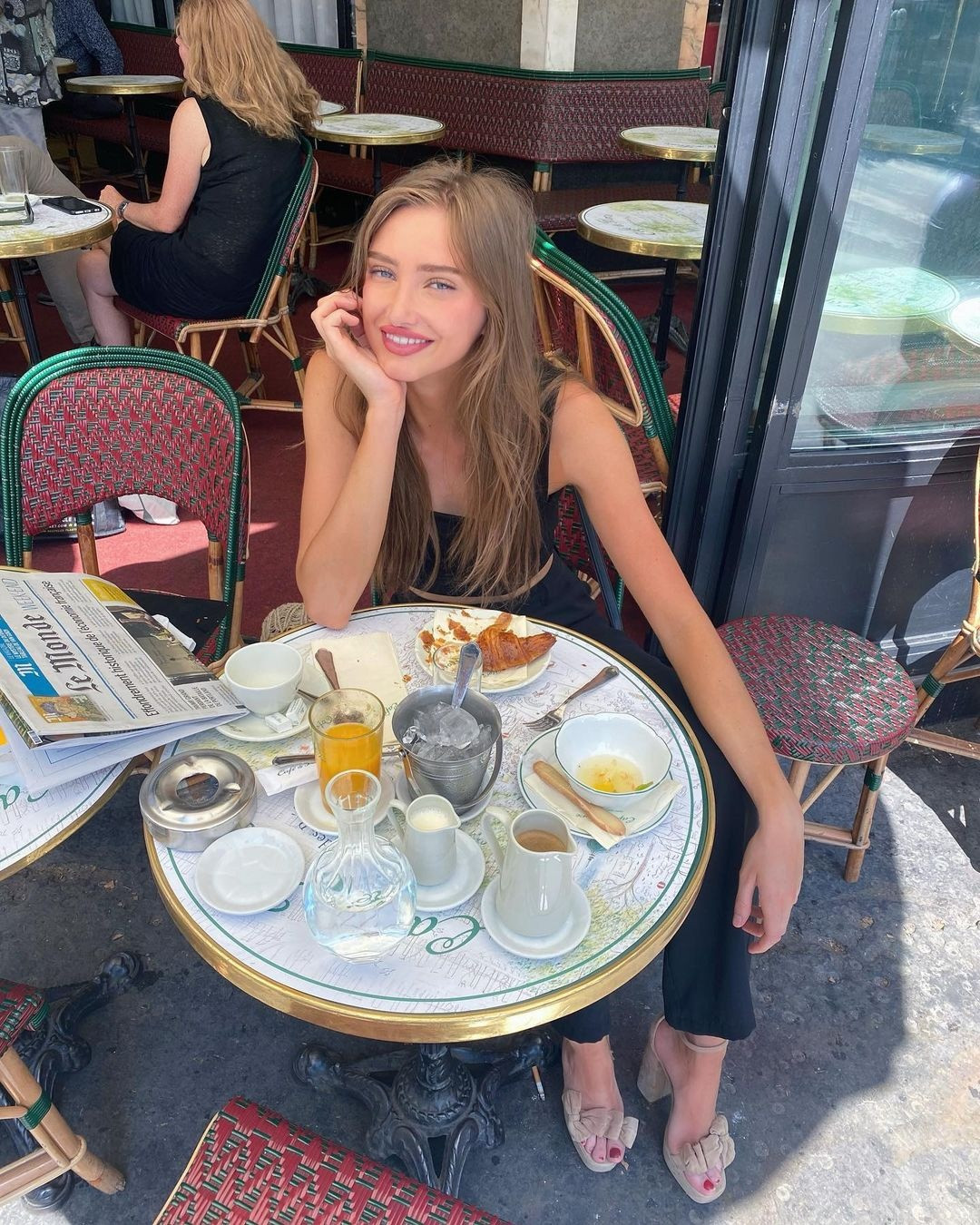 Cô gái 21 tuổi hiện theo học ngành Kinh tế và Khoa học Xã hội tại Trường Kinh doanh Emlyon ở Pháp. Trong khi cưỡi ngựa là niềm đam mê chính, Mathilde muốn có thêm về kiến thức trong kinh doanh. "Việc tiếp tục học là điều cần thiết với tôi. Sau khi quan sát quy mô của ngành đua ngựa, tôi nhận ra khả năng cưỡi ngựa giỏi là chưa đủ, tôi cần biết cách thương thảo, giao tiếp", cô nói với Studforlife.