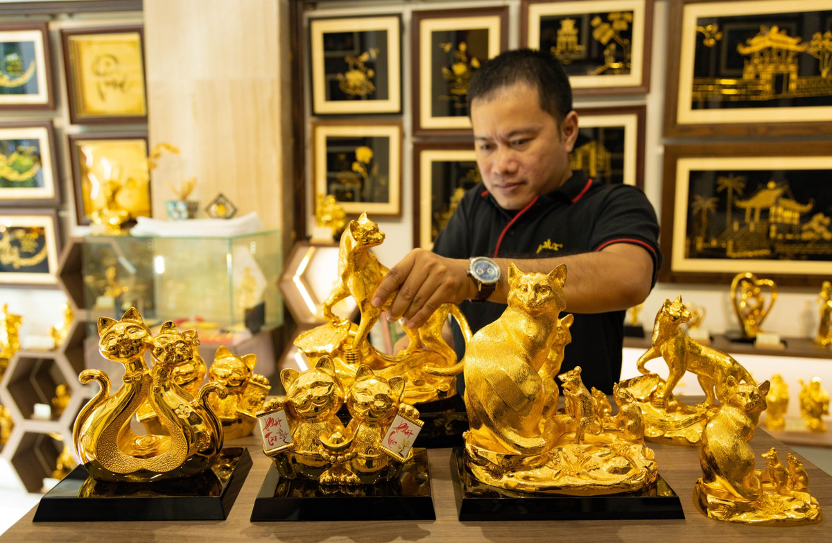 Mèo dát vàng 24k hút khách trước Tết Quý Mão 2023 - Hình 6 Meo dat vang 24k hut khach truoc Tet Quy Mao 2023-Hinh-6