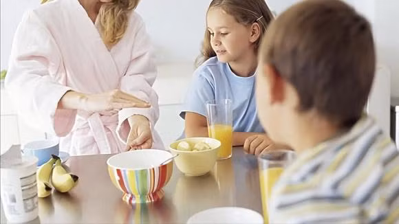 Sau 50 tuoi, dung lam ba viec vao buoi sang de song tho