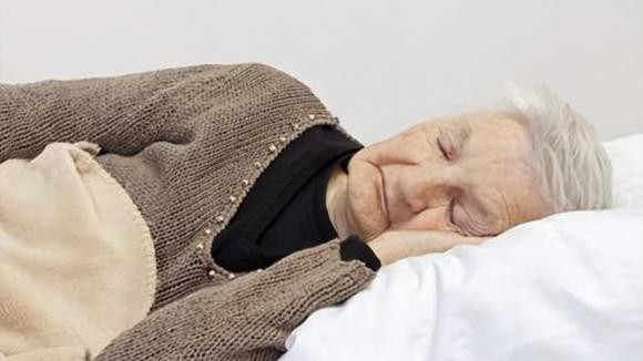 Sau 50 tuoi, dung lam ba viec vao buoi sang de song tho-Hinh-3