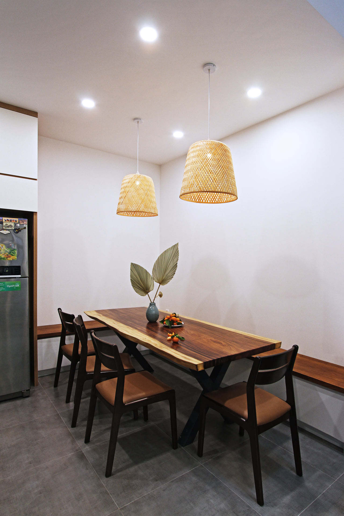 Ngôi nhà sống xanh, vườn rau “bò” trên ban công ảnh 19