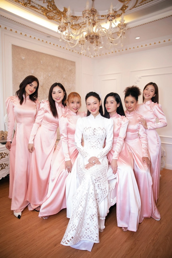 Ao dai an hoi cua sao Viet: Cang don gian cang dep thanh tao-Hinh-7