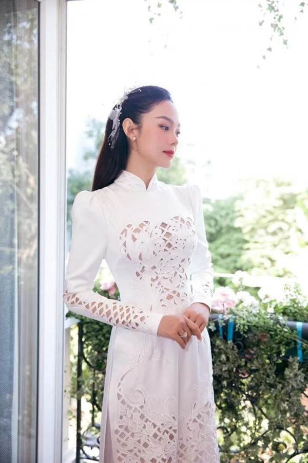 Ao dai an hoi cua sao Viet: Cang don gian cang dep thanh tao-Hinh-5