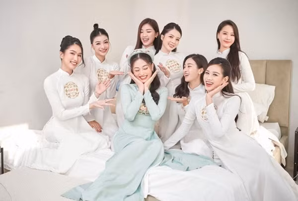 Ao dai an hoi cua sao Viet: Cang don gian cang dep thanh tao-Hinh-3