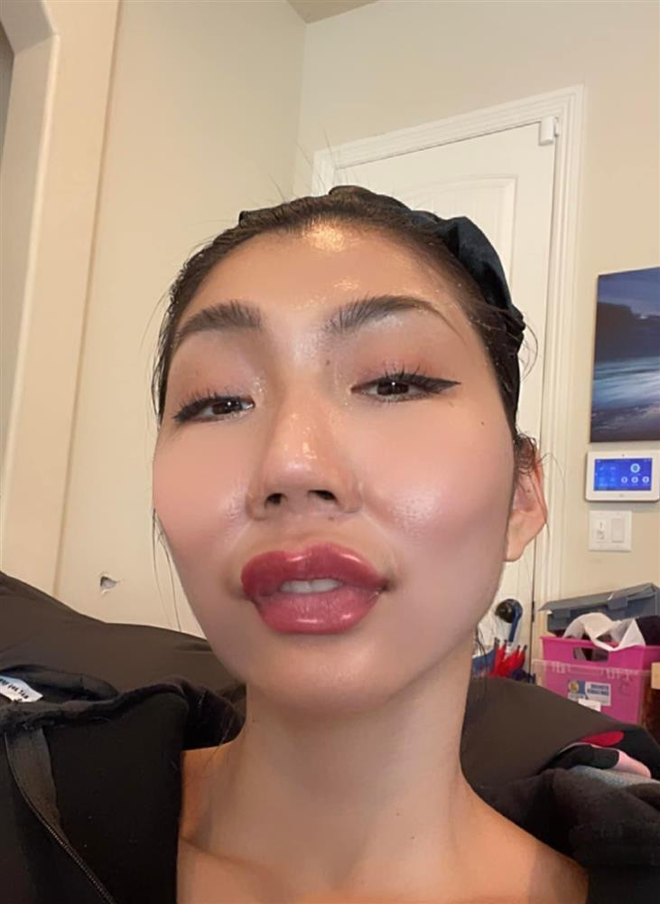 Buc anh ai cung ngo ngang do la Ngoc Quyen mot thoi dinh dam