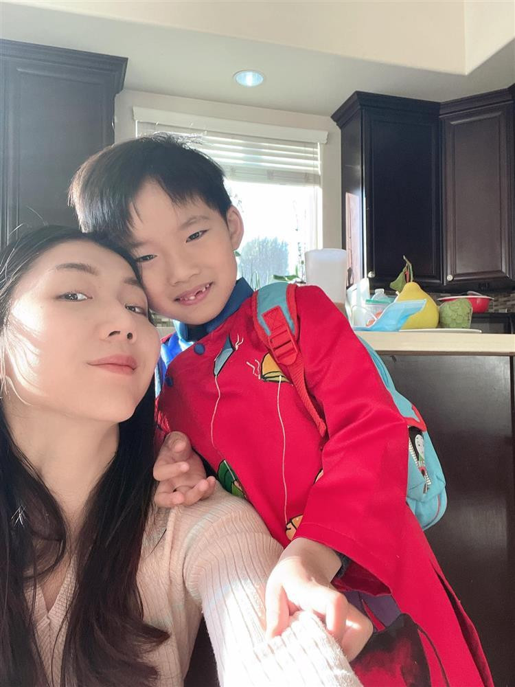 Buc anh ai cung ngo ngang do la Ngoc Quyen mot thoi dinh dam-Hinh-9