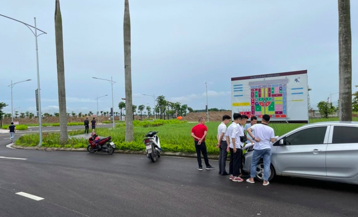 Nhieu thang khong co giao dich, moi gioi BDS ngan ngam bo nghe-Hinh-2