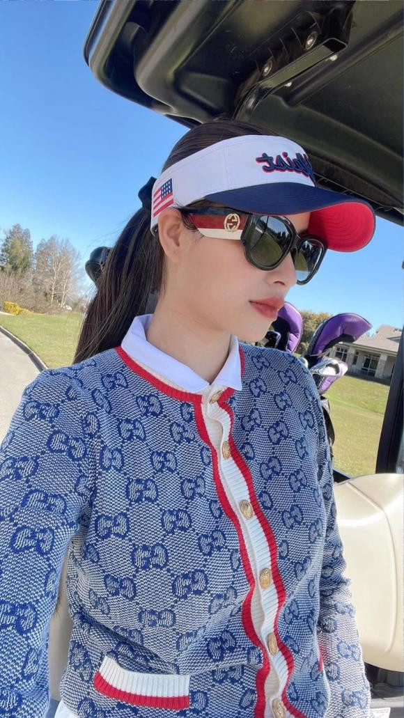 Pham Huong khoe cuoc song sang chanh o troi Tay