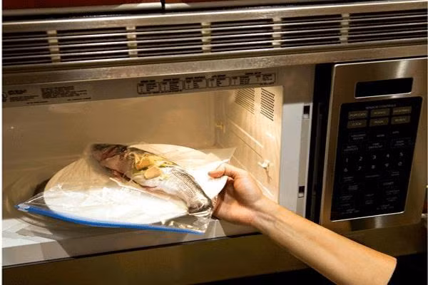 5 loai vat dung an toan co the quay trong lo vi song-Hinh-5