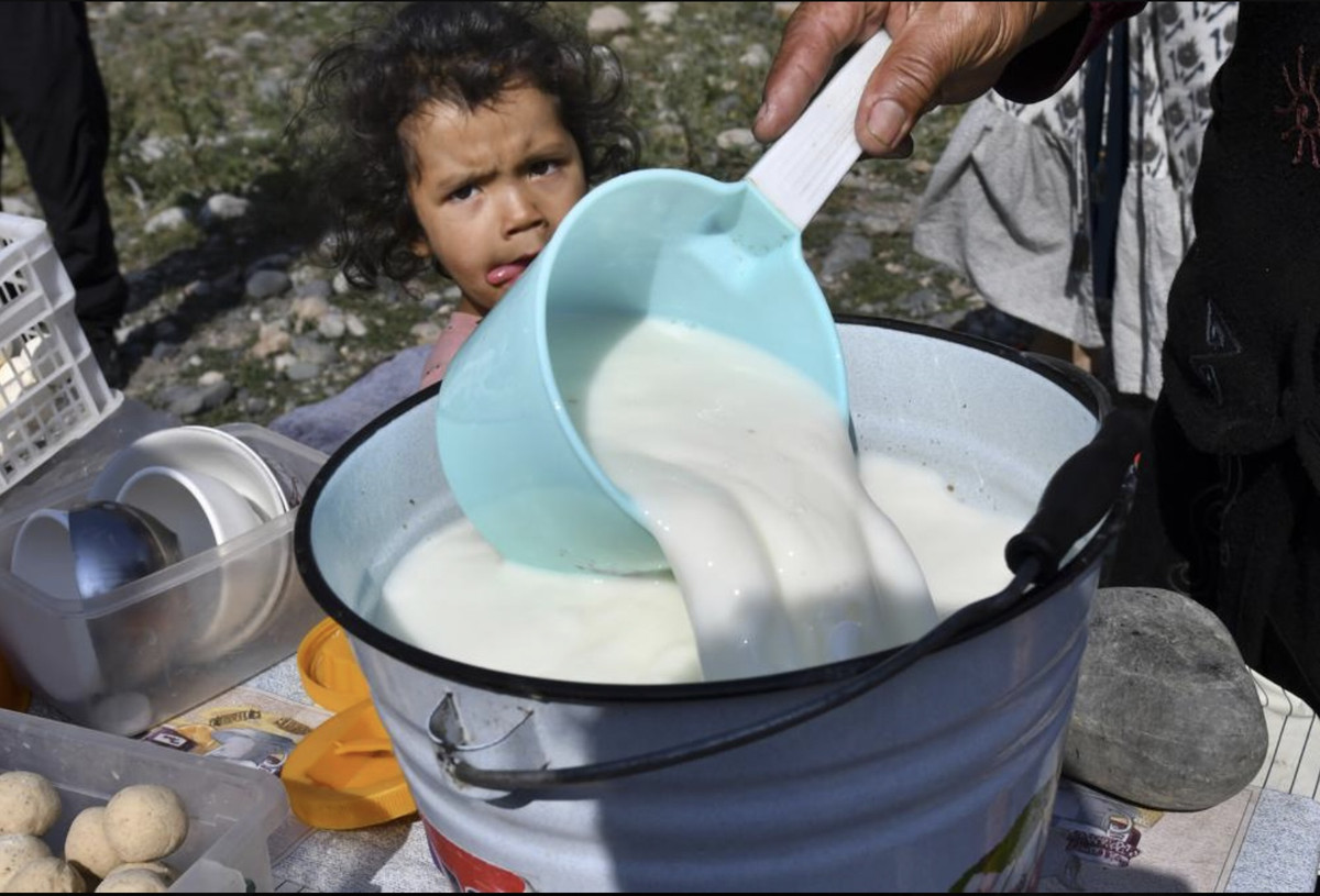 Kyrgyzstan trong mùa lên men sữa ngựa - Hình 9 Kyrgyzstan trong mua len men sua ngua-Hinh-9