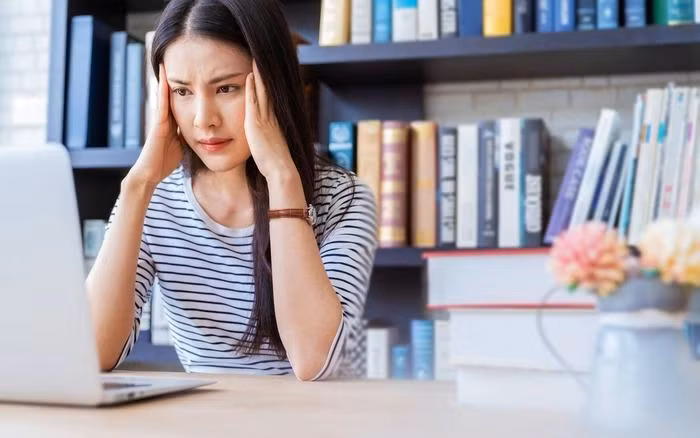 Em gai cong khai nguoi yeu, ca gia dinh toi kho xu