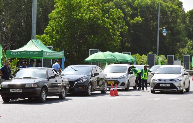 Van con 30% xe chua dan the ETC