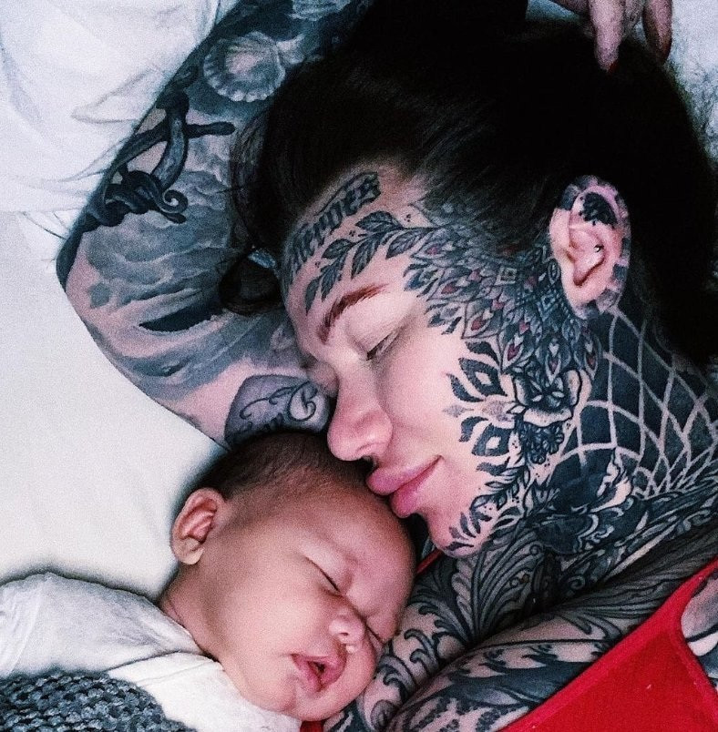 Ve dep cua nguoi phu nu co nhieu hinh xam nhat nuoc Anh