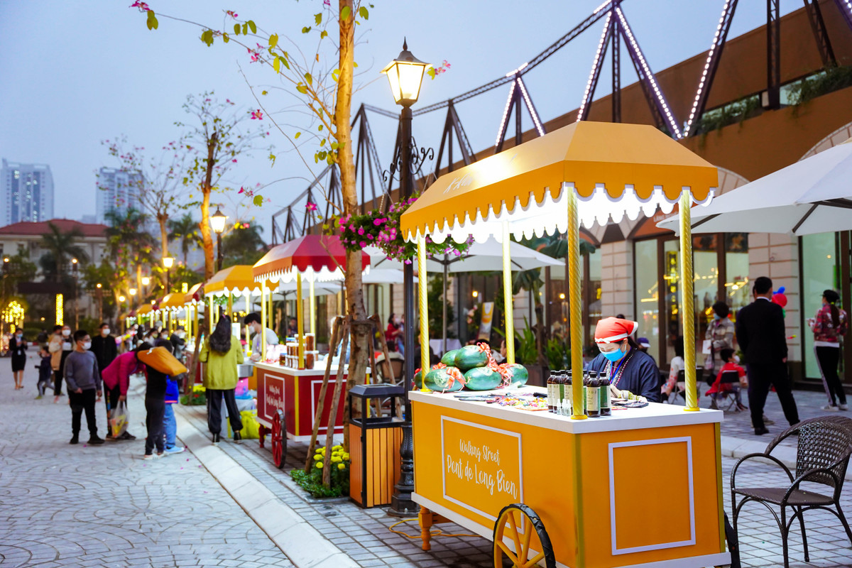 Khong khi cho Tet xua - nay tai pho di bo Ha Noi-Hinh-10