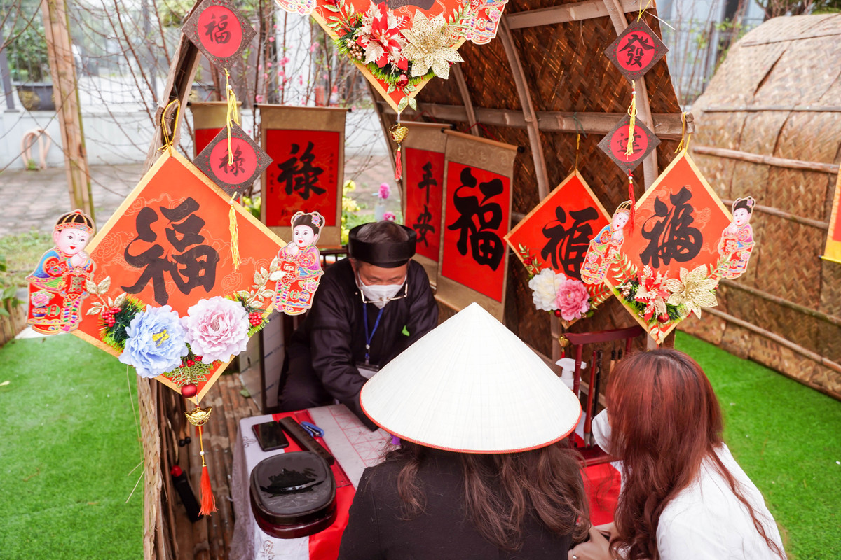 Khong khi cho Tet xua - nay tai pho di bo Ha Noi-Hinh-15