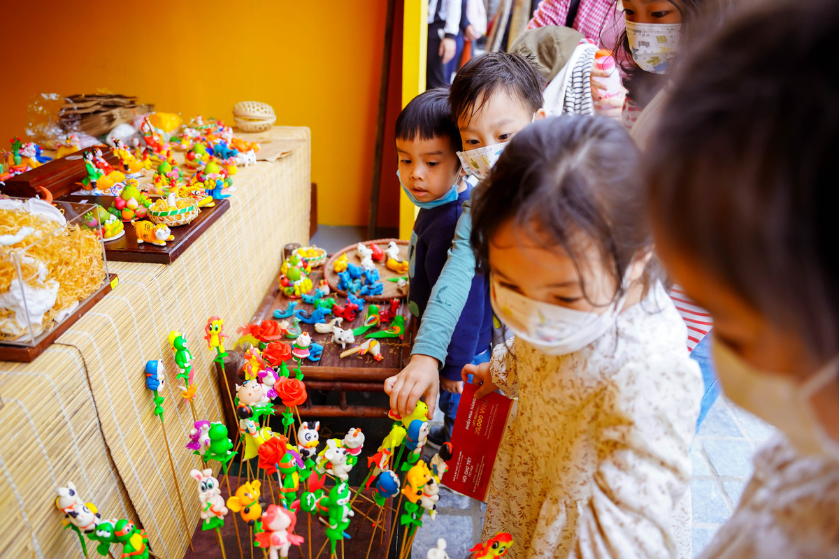 Khong khi cho Tet xua - nay tai pho di bo Ha Noi-Hinh-8