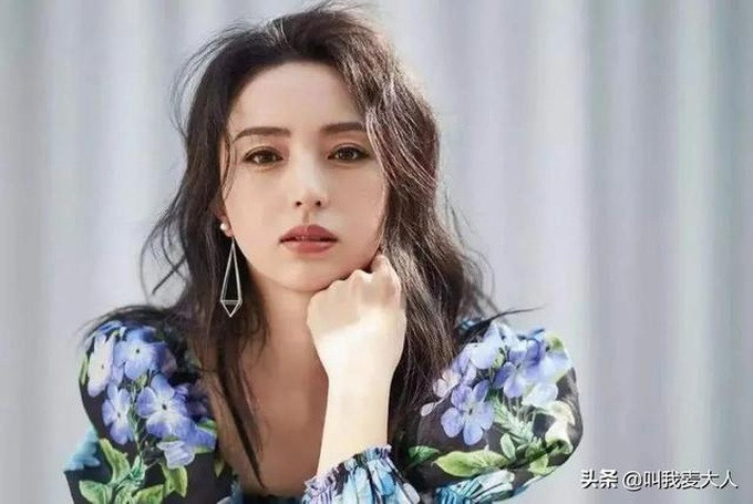 Dù không còn liên quan tới Cao Vân Tường, Đổng Tuyền vẫn bị ảnh hưởng và hỗ trợ chồng cũ trong công việc (Ảnh: Sina).