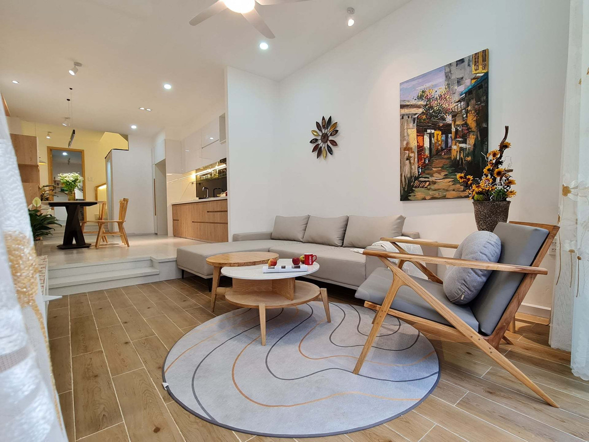 'Ao' nuoi ca, trong hoa sung tren san thuong ngoi nha pho-Hinh-10