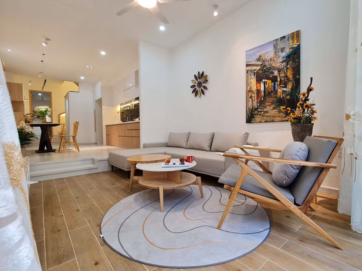 'Ao' nuoi ca, trong hoa sung tren san thuong ngoi nha pho-Hinh-10