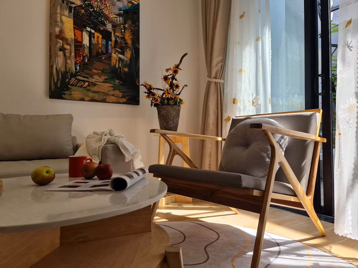 'Ao' nuoi ca, trong hoa sung tren san thuong ngoi nha pho-Hinh-6