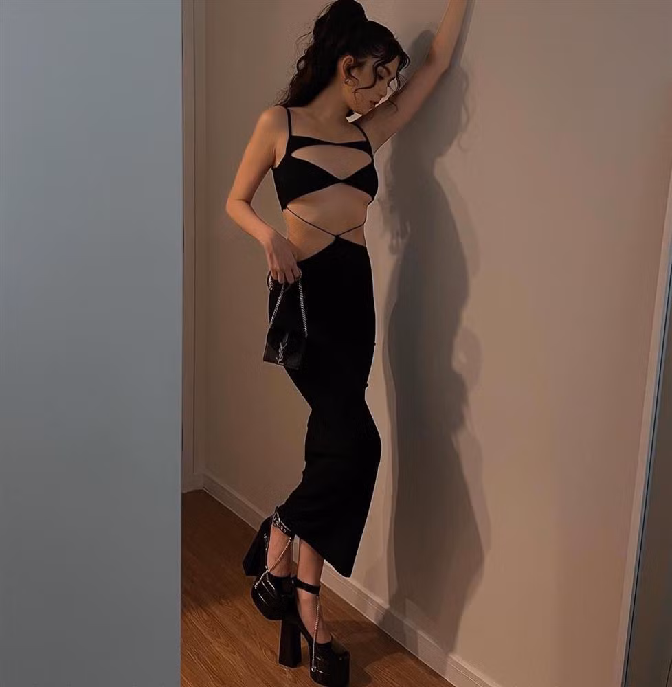 Ngoc Trinh chup hinh, dan mang soi 