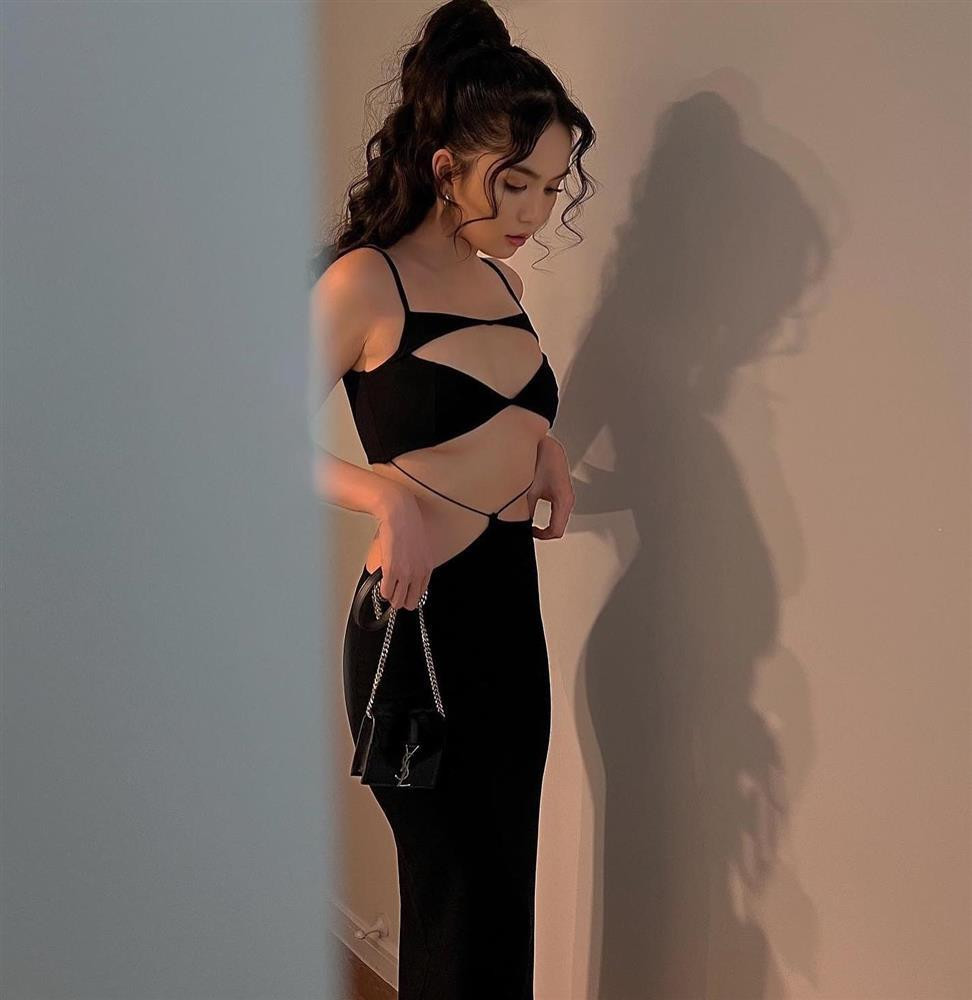 Ngoc Trinh chup hinh, dan mang soi 