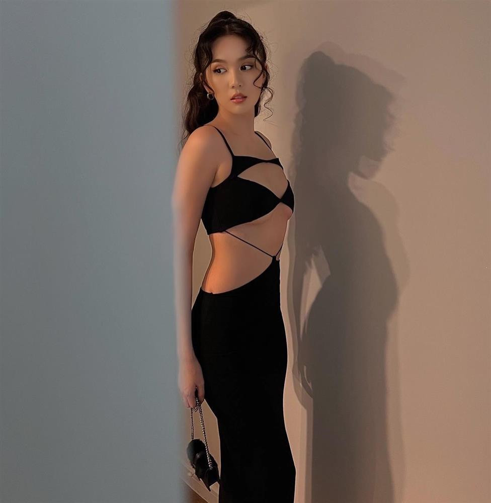 Ngoc Trinh chup hinh, dan mang soi 