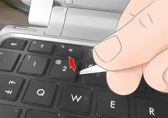 Ban phim may tinh chang may bi do nuoc vao, phai lam sao?-Hinh-5