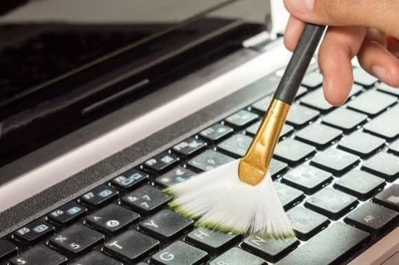 Ban phim may tinh chang may bi do nuoc vao, phai lam sao?-Hinh-4