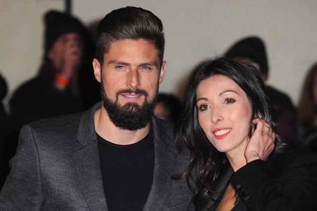 Jennifer – vợ của Olivier Giroud. Cặp đôi này đã kết hôn 11 năm và có với nhau 4 người con.