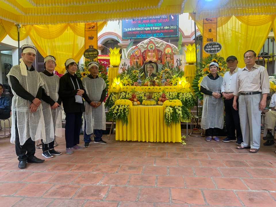 Ban be van chuong tien biet nha van Le Luu tai Hung Yen-Hinh-2