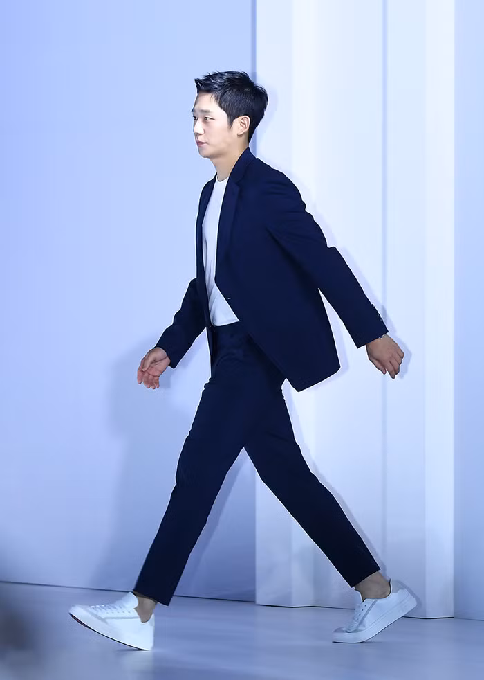 Phong thai di dung cua nguoi dan ong tu tin, co so lam quan-Hinh-3