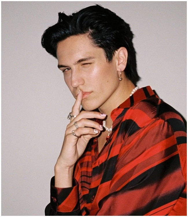 Dan trai dep tiktok nong nhat hanh tinh, kiem hang chuc ty/nam-Hinh-14