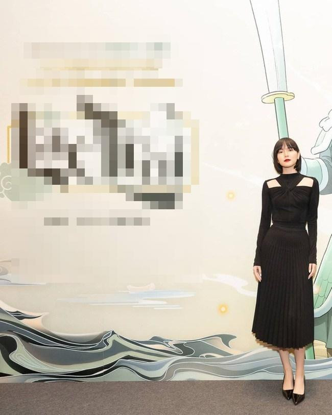 Sam giàu sụ vẫn mặc mãi chiếc áo "đụng hàng" Hải Tú, Hiền Hồ - Hình 10 Sam giau su van mac mai chiec ao