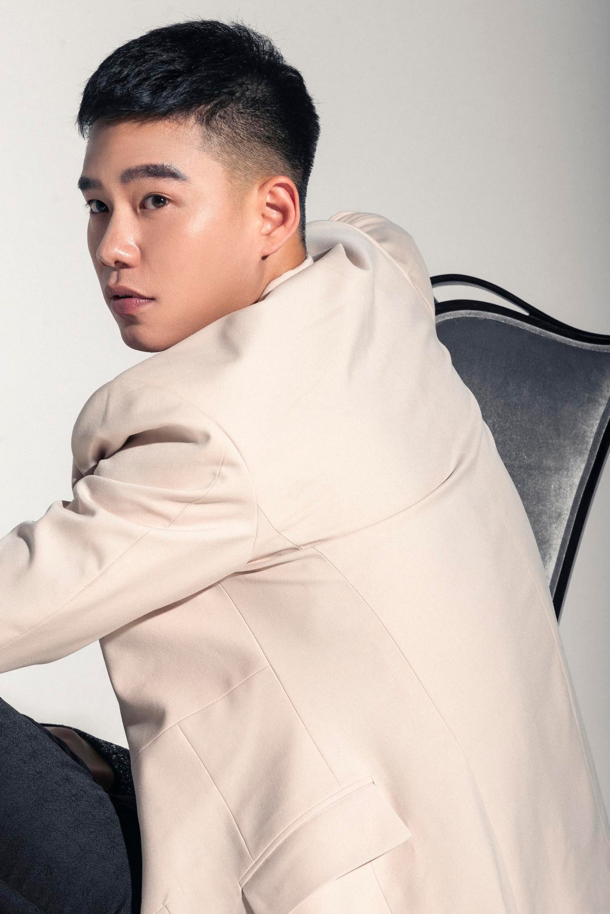 Minh Hoang tim cach xoa diu ban gai vi loat canh nong voi Quynh Nga-Hinh-5