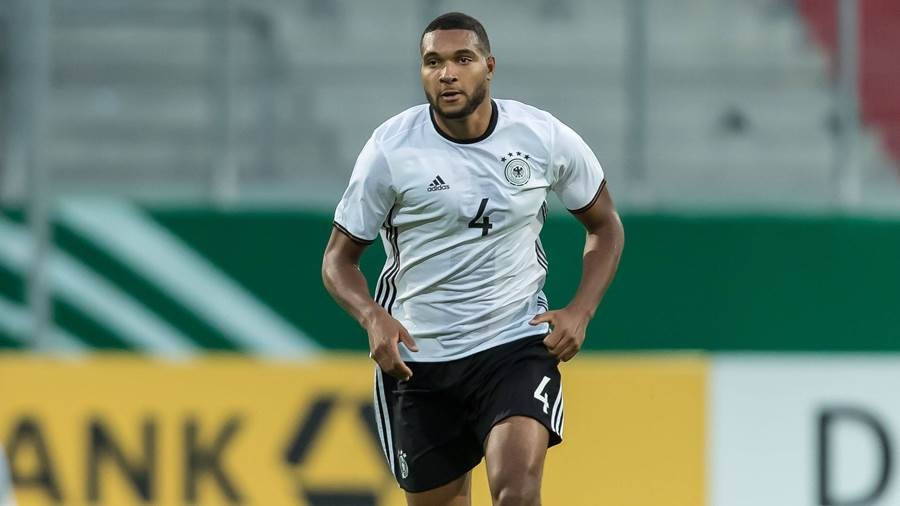 Khác với trung vệ người Pháp, Tah nổi bật với chiều cao lên tới 1,93 m. Điều này giúp anh trở nên lý tưởng khi thi đấu tại môi trường Premier League. Hợp đồng của cầu thủ phòng ngự này có thời hạn tới năm 2025 nhưng chắc chắn Chelsea sẽ tiết kiệm được một khoản chi phí bởi Kounde có giá tới 50 triệu euro.