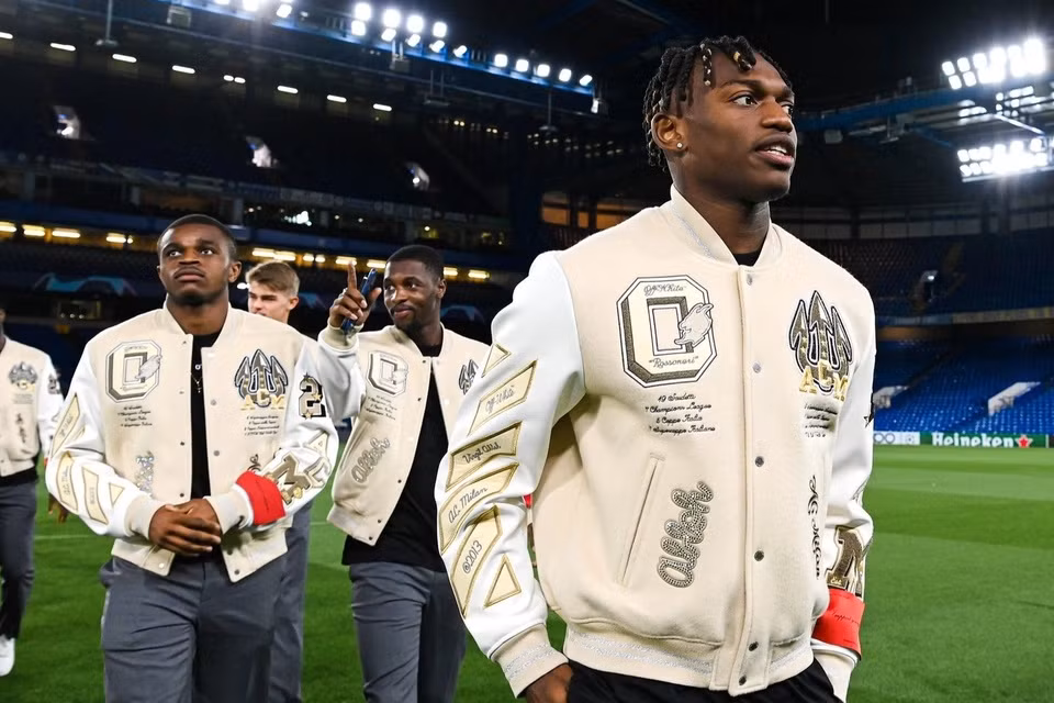 AC Milan x Off-White va 4 man collab an tuong nhat lich su bong da