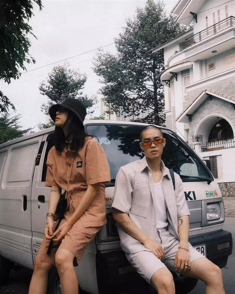 Cách đây vài ngày, Ngô Thanh Vân cũng khoe ảnh chụp hình cùng em chồng. Trước đó, chàng trai này từng xuất hiện trong đám cưới Huy Trần - Ngô Thanh Vân, vào tháng 5/2022, tại Đà Nẵng. 