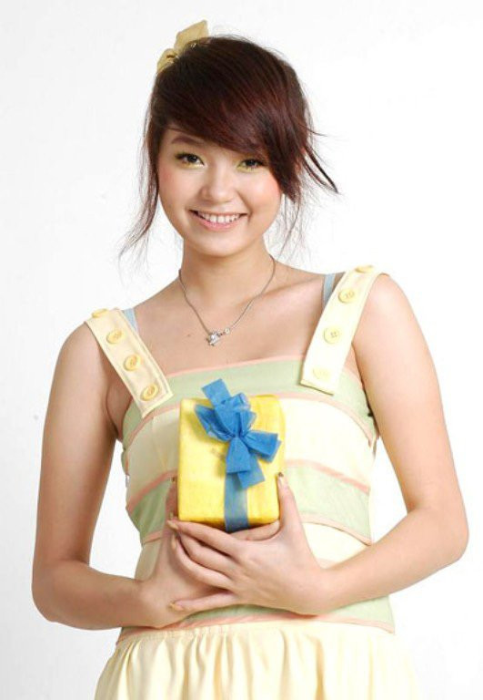 Mỹ nhân Việt từ mặt tròn bầu bĩnh ngày càng Vline - Hình 5 My nhan Viet tu mat tron bau binh ngay cang Vline-Hinh-5