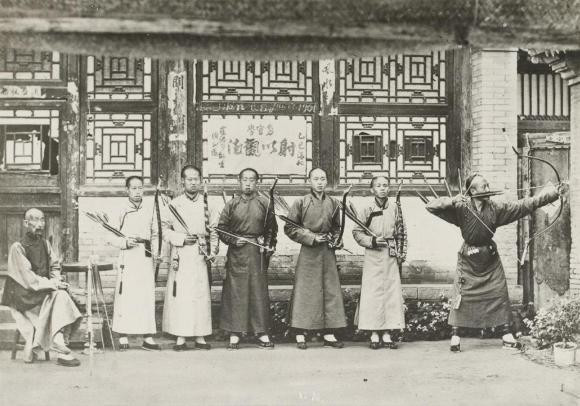 Vi sao Hoang de nha Thanh khong lo bi thi ve trieu dinh am sat?-Hinh-3