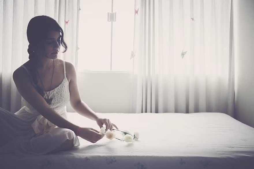 Phát hiện chồng ngoại tình nhờ một chiếc dây buộc tóc Phat hien chong ngoai tinh nho mot chiec day buoc toc