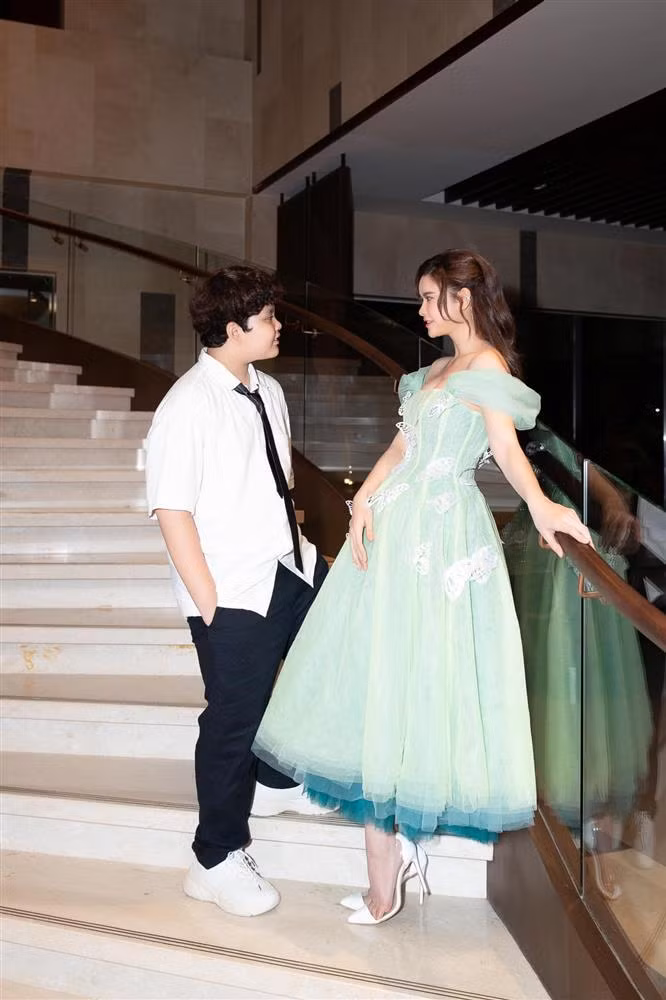 Nhiều người thậm chí dự đoán sau này Sushi sẽ có chiều cao vượt cả Tim lẫn Trương Quỳnh Anh.