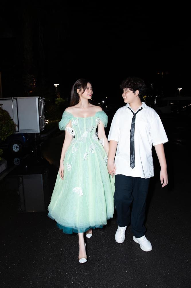 ushi phổng phao khi 10 tuổi.