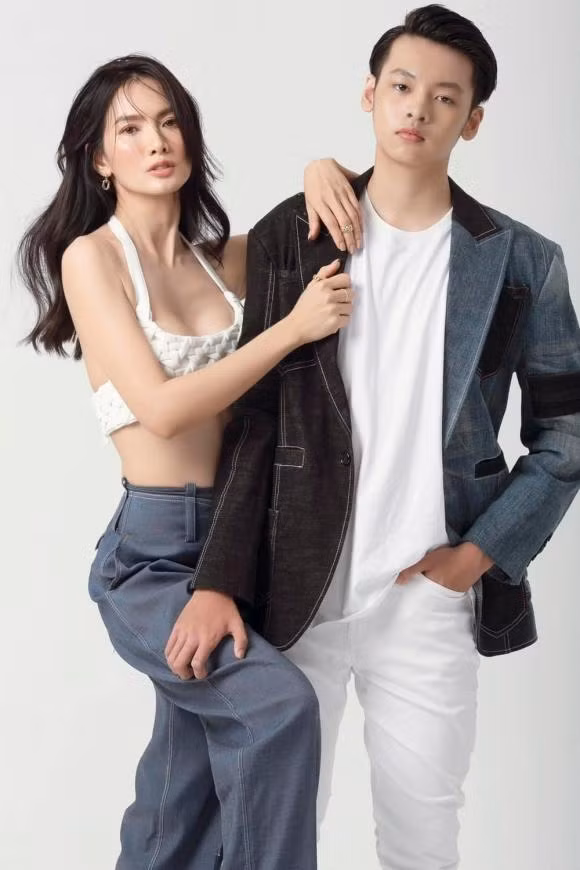 Anh Thư và con trai thường xuyên chụp những bộ ảnh thời trang cùng nhau.