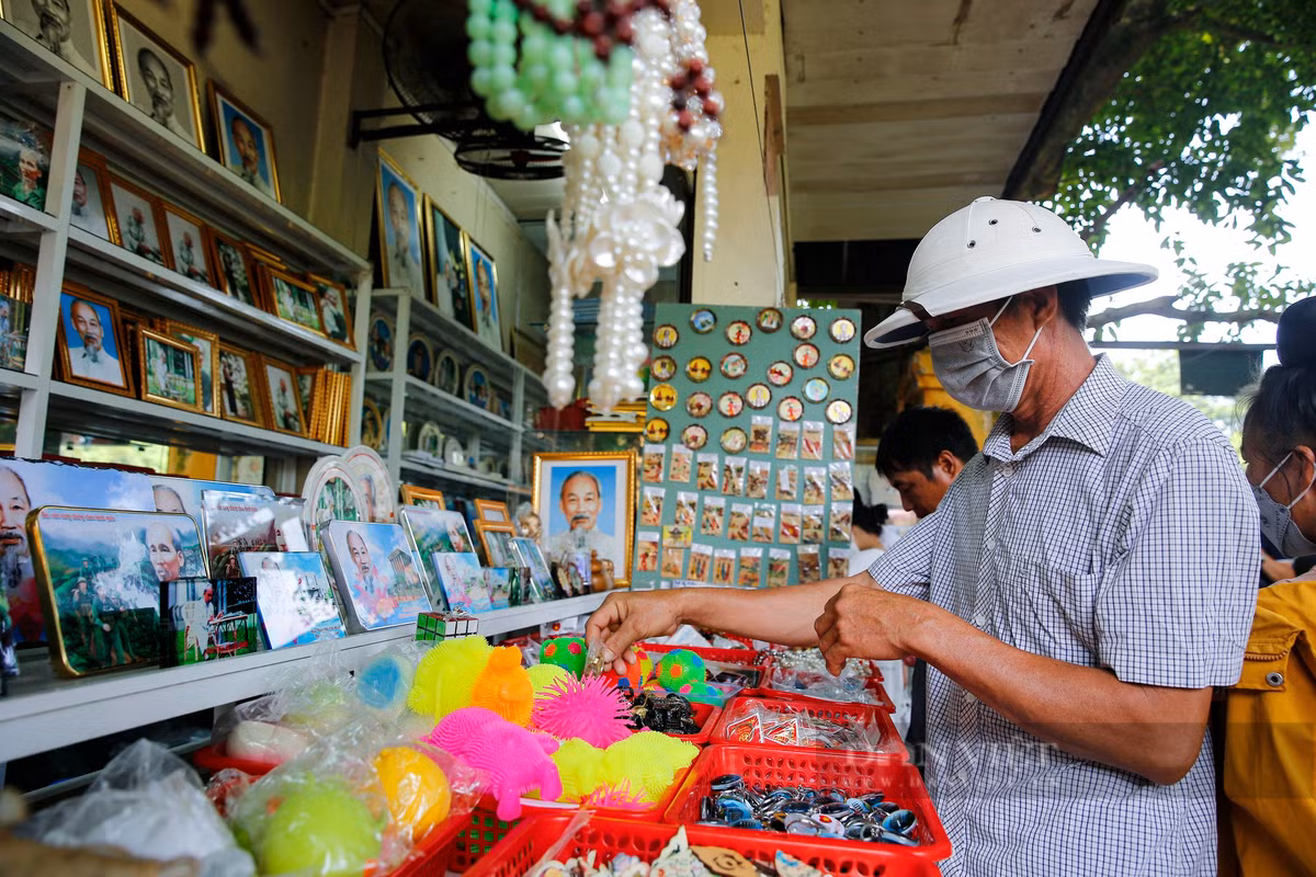Hang van nguoi xep hang vao Lang ngay Quoc khanh 2/9-Hinh-11